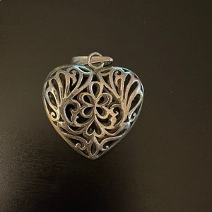 Heart pendant
